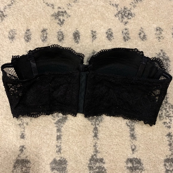 Black Lace Strapless Bra - Picture 3 of 5